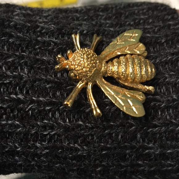 Rhinestone Frog & Bee brooch pin gold tones - Picture 6 of 7